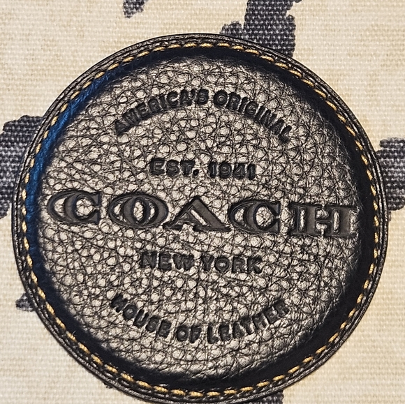 CoachDempsey Large Phone Wallet With Houndstooth Print  brand new with tags - Picture 4 of 10